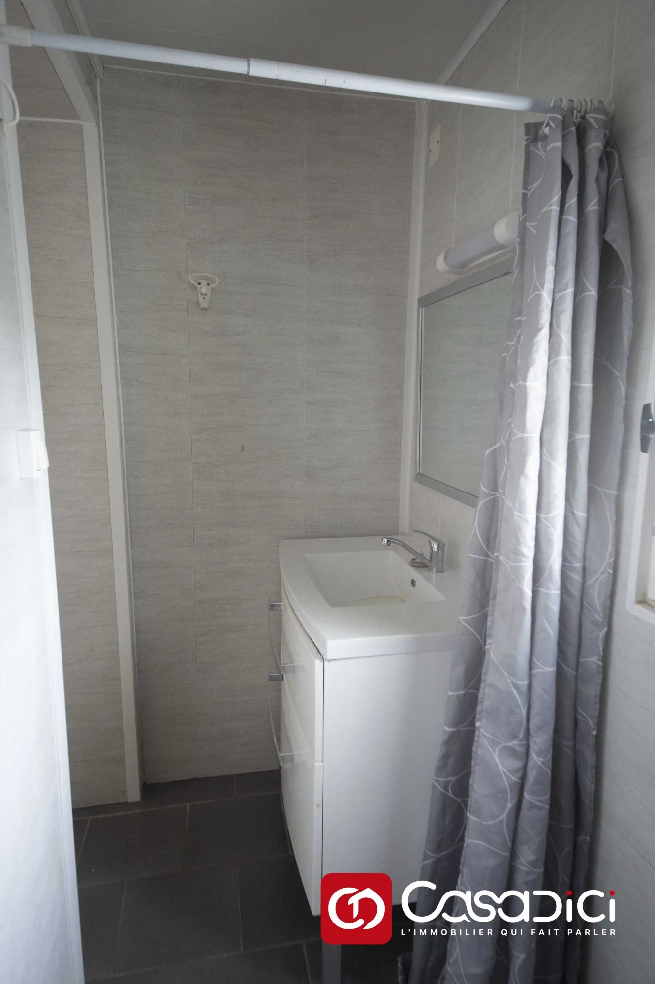 Maison à vendre à Imphy de 98 m² avec 2 appartements, terrasse et garage 