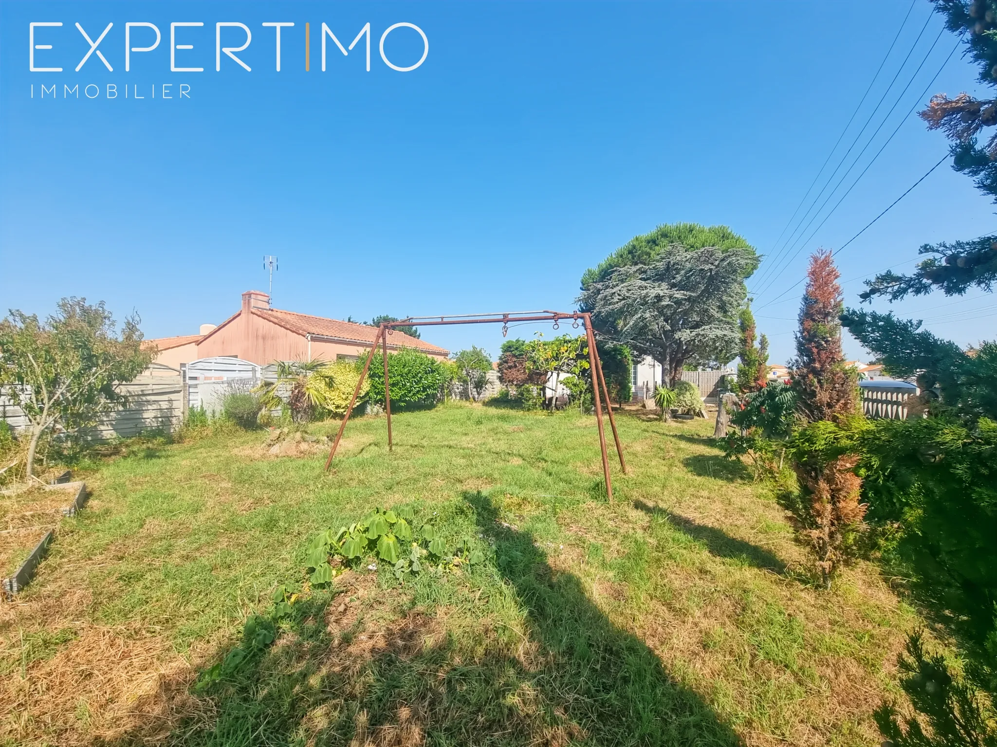 Terrain à bâtir de 330 m² proche de la mer à Les Moutiers-en-Retz 