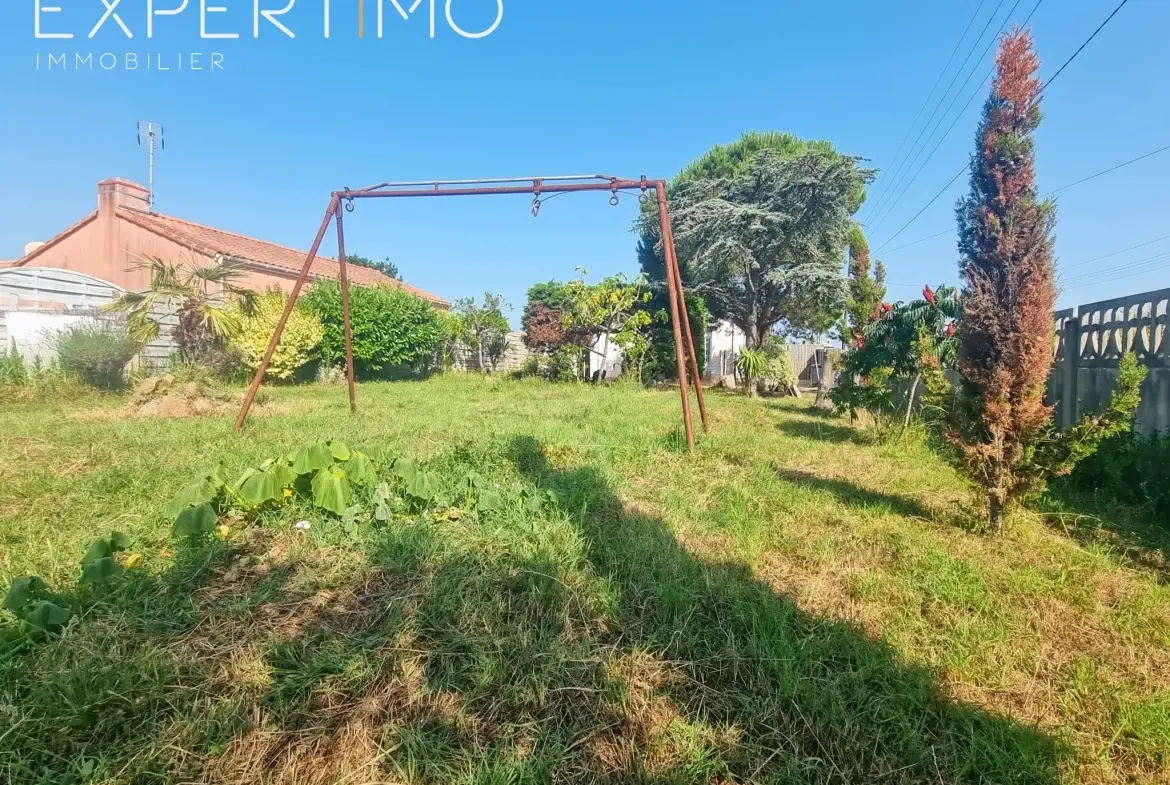 Terrain à bâtir de 330 m² proche de la mer à Les Moutiers-en-Retz 