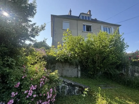 Maison de ville avec jardin et dépendance à Cours, 130 m²
