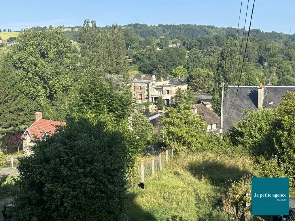 Maison de ville avec jardin et dépendance à Cours, 130 m² 