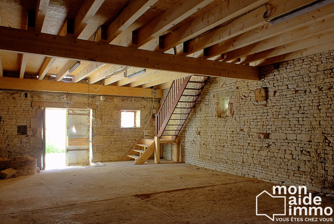Dépendance à Arçais de 154 m² avec travaux récents - Opportunité à saisir 