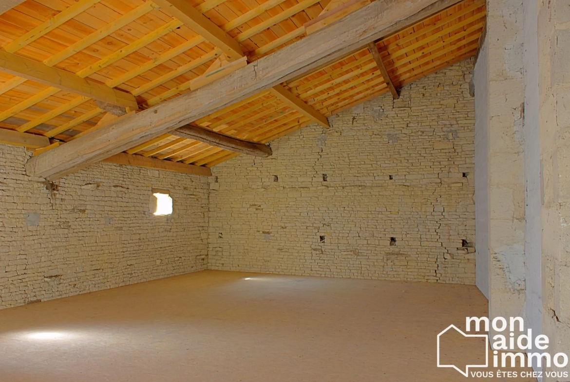 Dépendance à Arçais de 154 m² avec travaux récents - Opportunité à saisir 