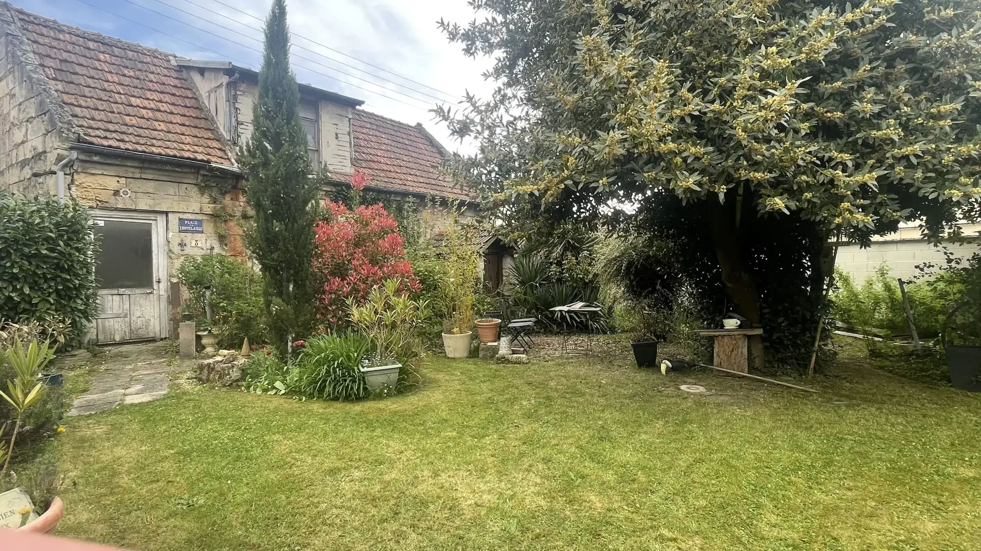 Maison à rénover de 85 m² avec jardin à Noyon, idéal investisseur ou famille 