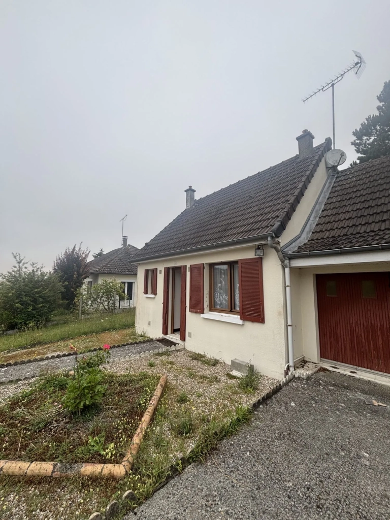 Maison individuelle à Ailly-sur-Noye avec terrain et garage