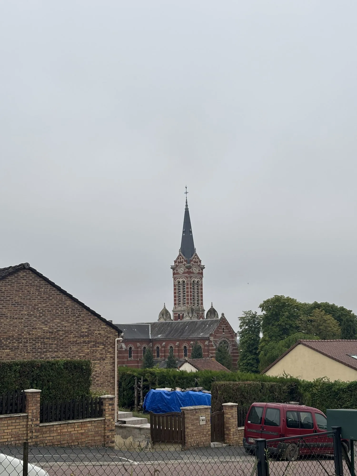Maison individuelle à Ailly-sur-Noye avec terrain et garage 