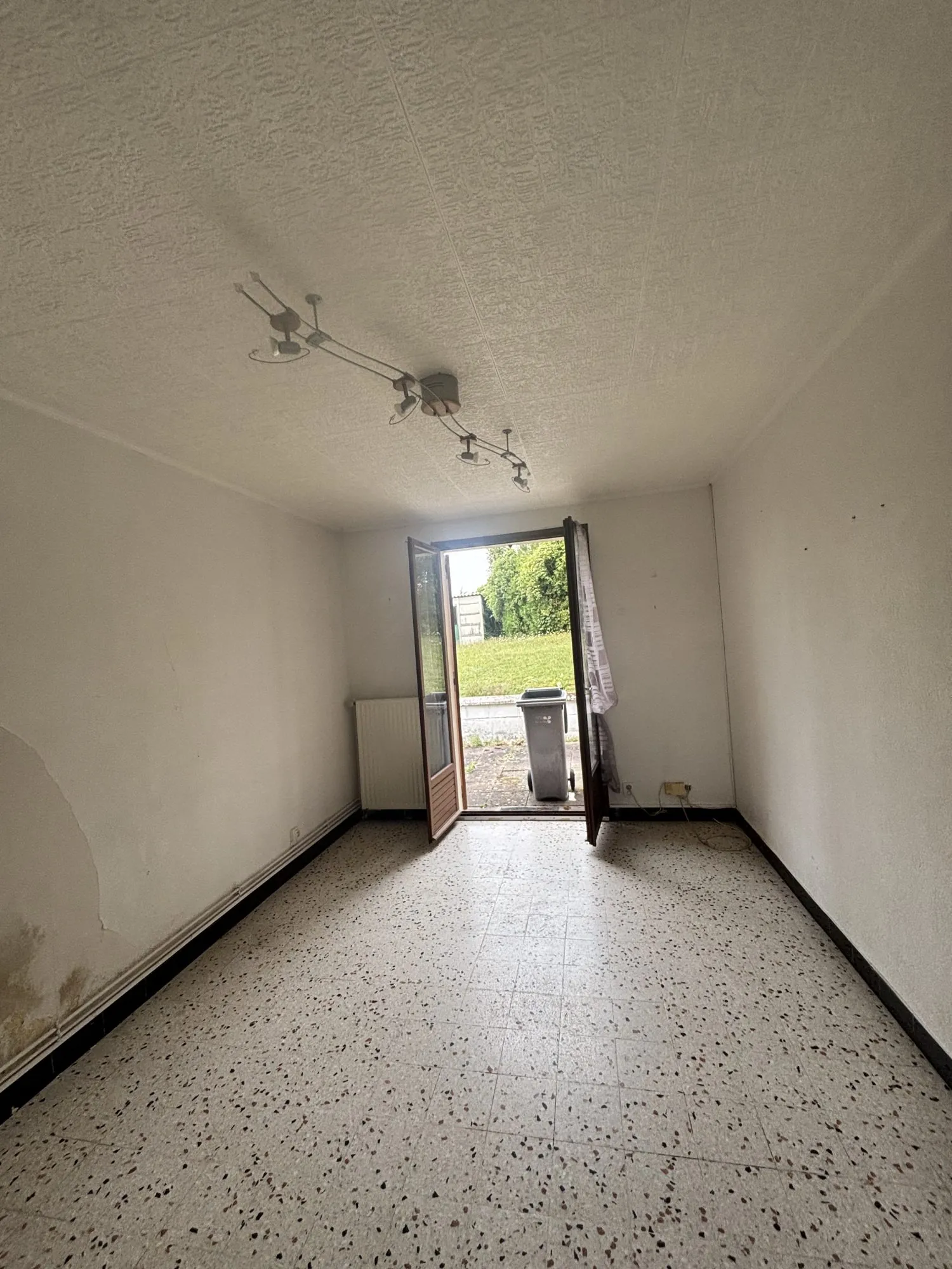 Maison individuelle à Ailly-sur-Noye avec terrain et garage 