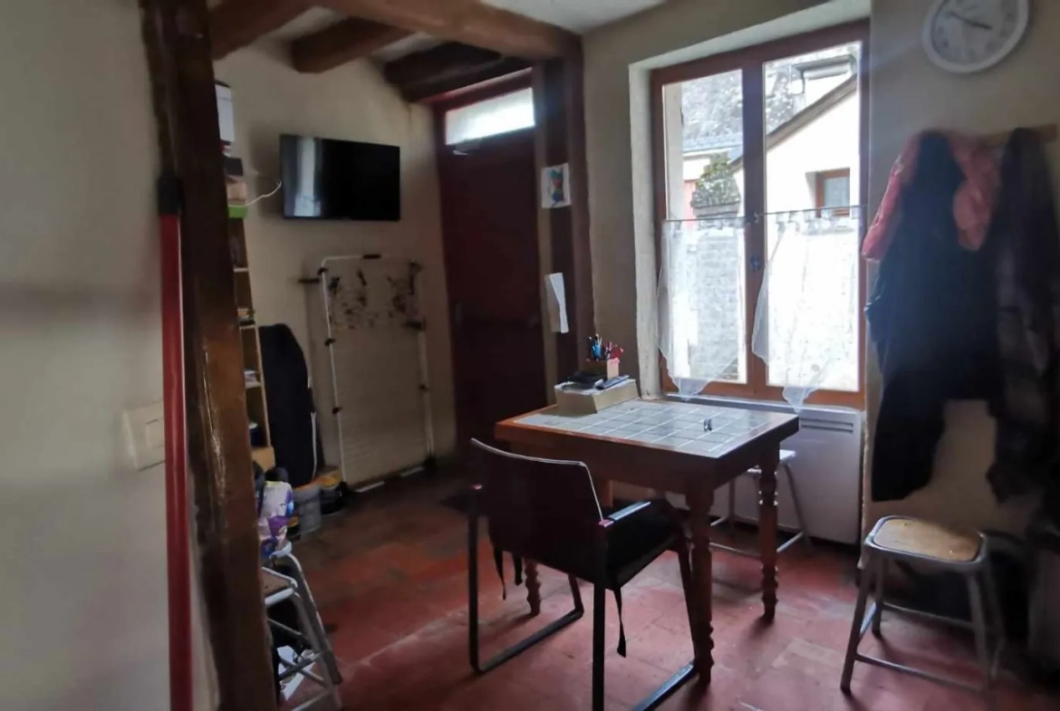 Maison de village de 86 m² avec potentiel de fusion à Jupilles 