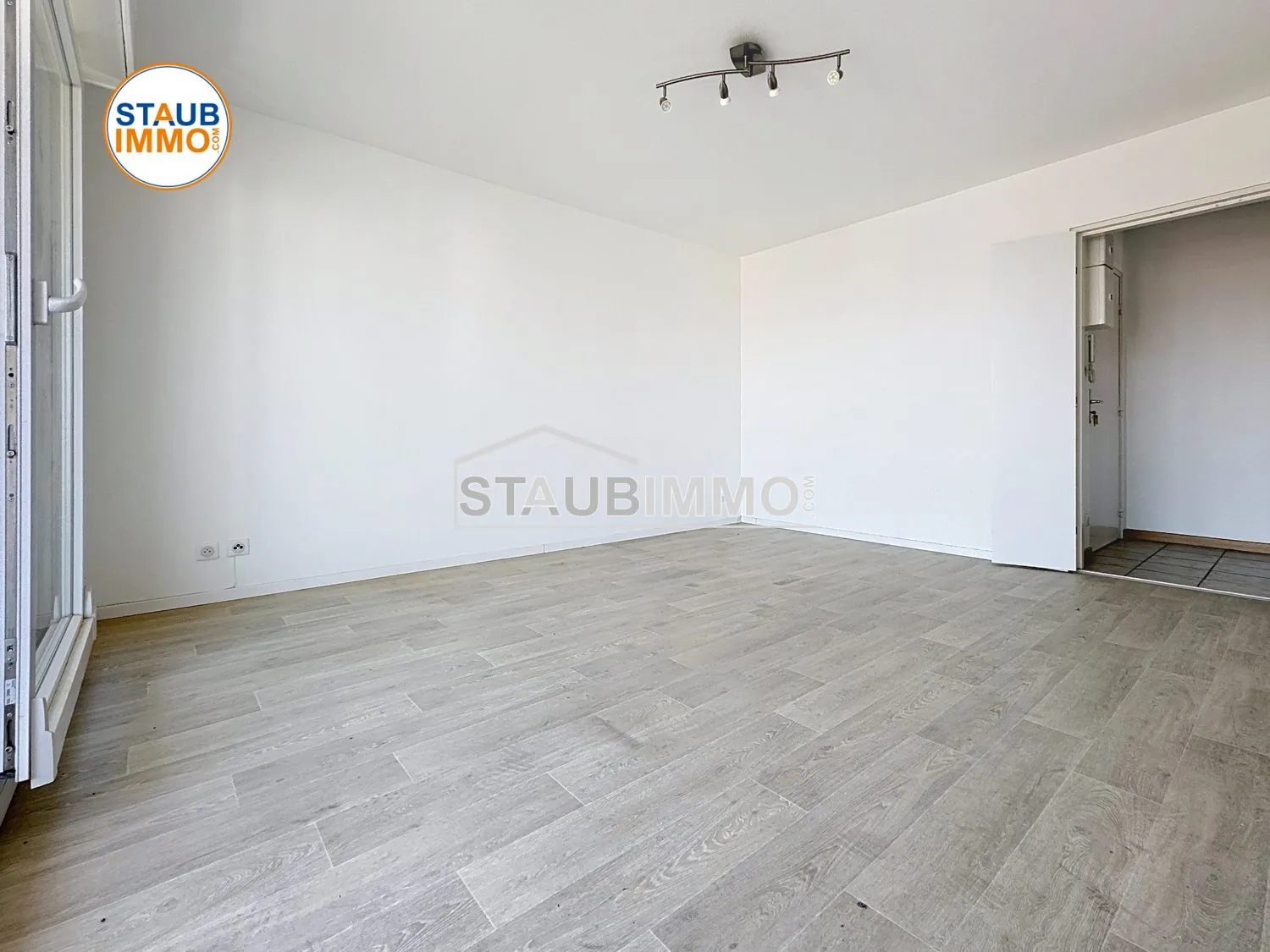 Appartement 3 pièces de 65 m² avec balcon à Huningue, secteur calme et proche Basel 