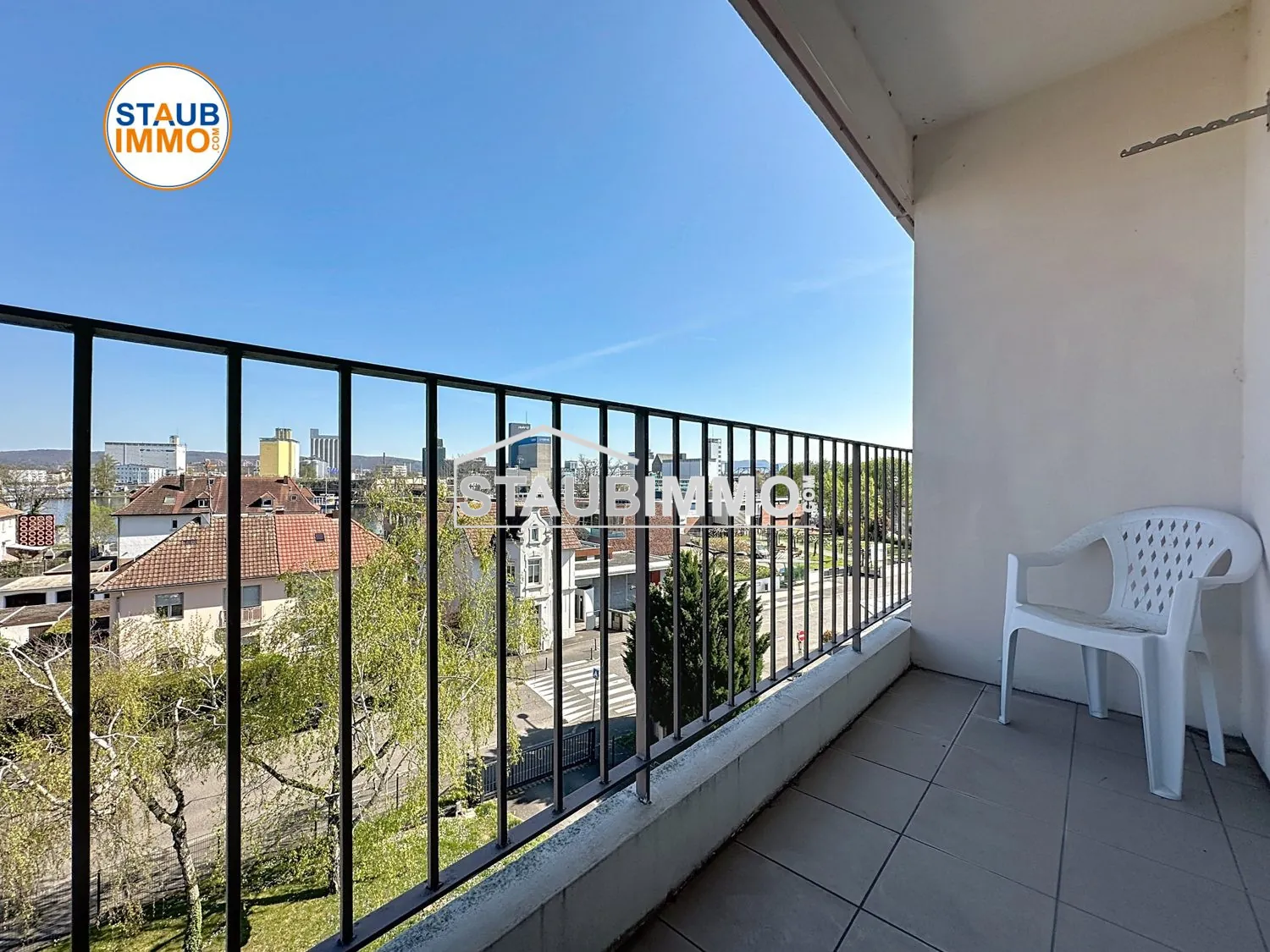 Appartement 3 pièces de 65 m² avec balcon à Huningue, secteur calme et proche Basel 