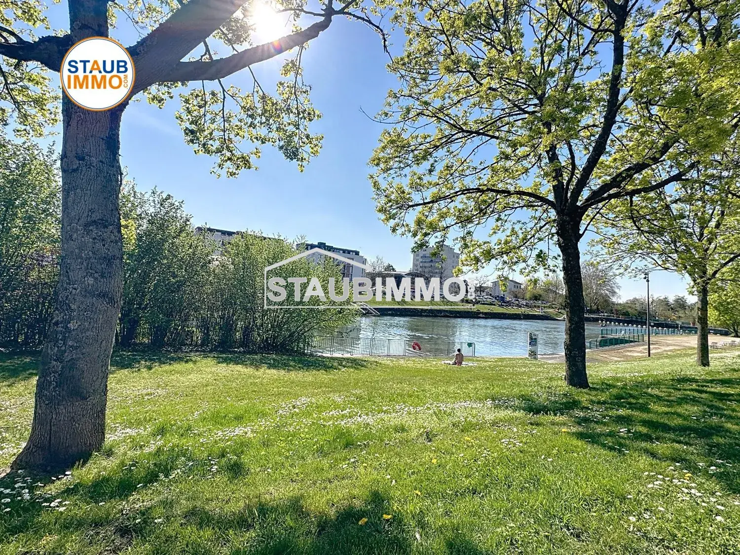 Appartement 3 pièces de 65 m² avec balcon à Huningue, secteur calme et proche Basel 