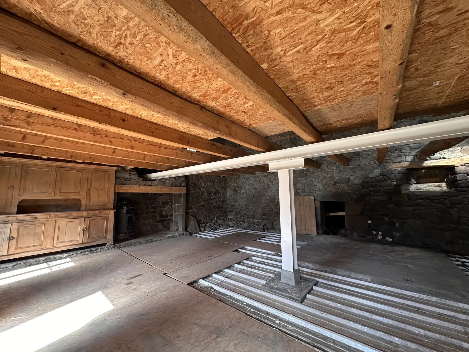 Corps de ferme à vendre à Pradiers avec potentiel de 400 m² habitables 