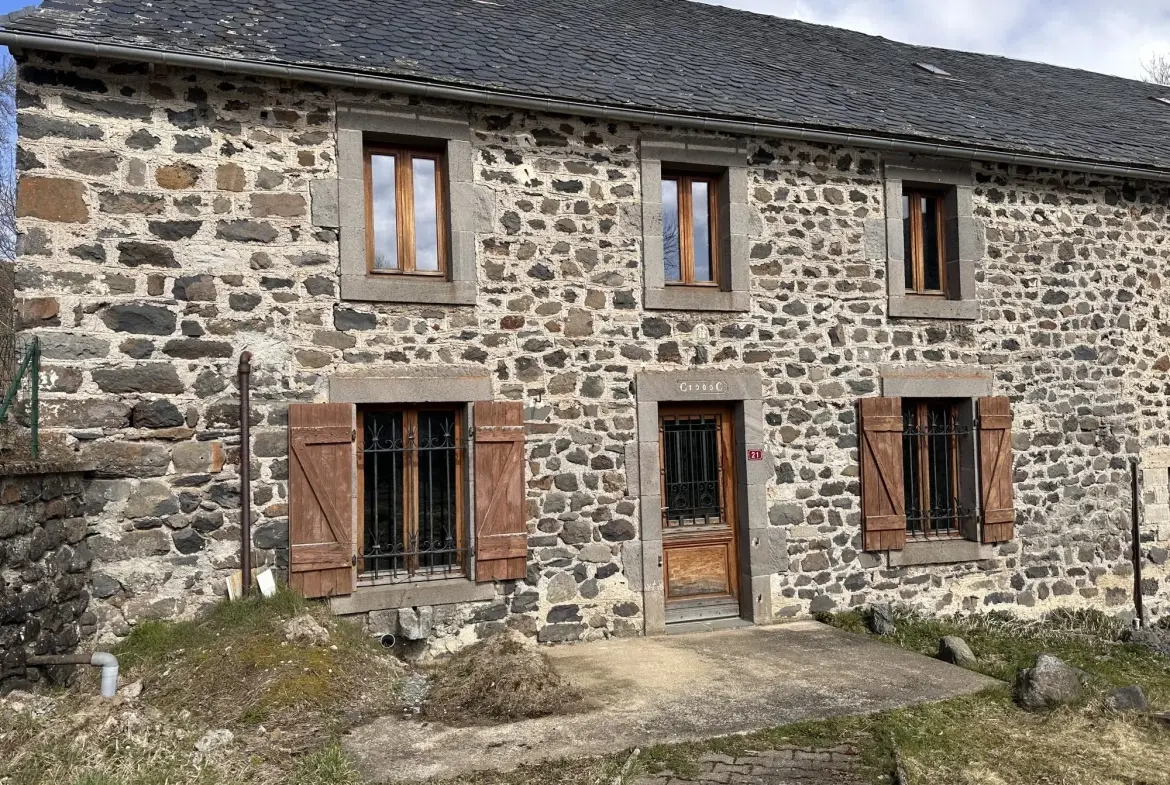 Corps de ferme à vendre à Pradiers avec potentiel de 400 m² habitables 