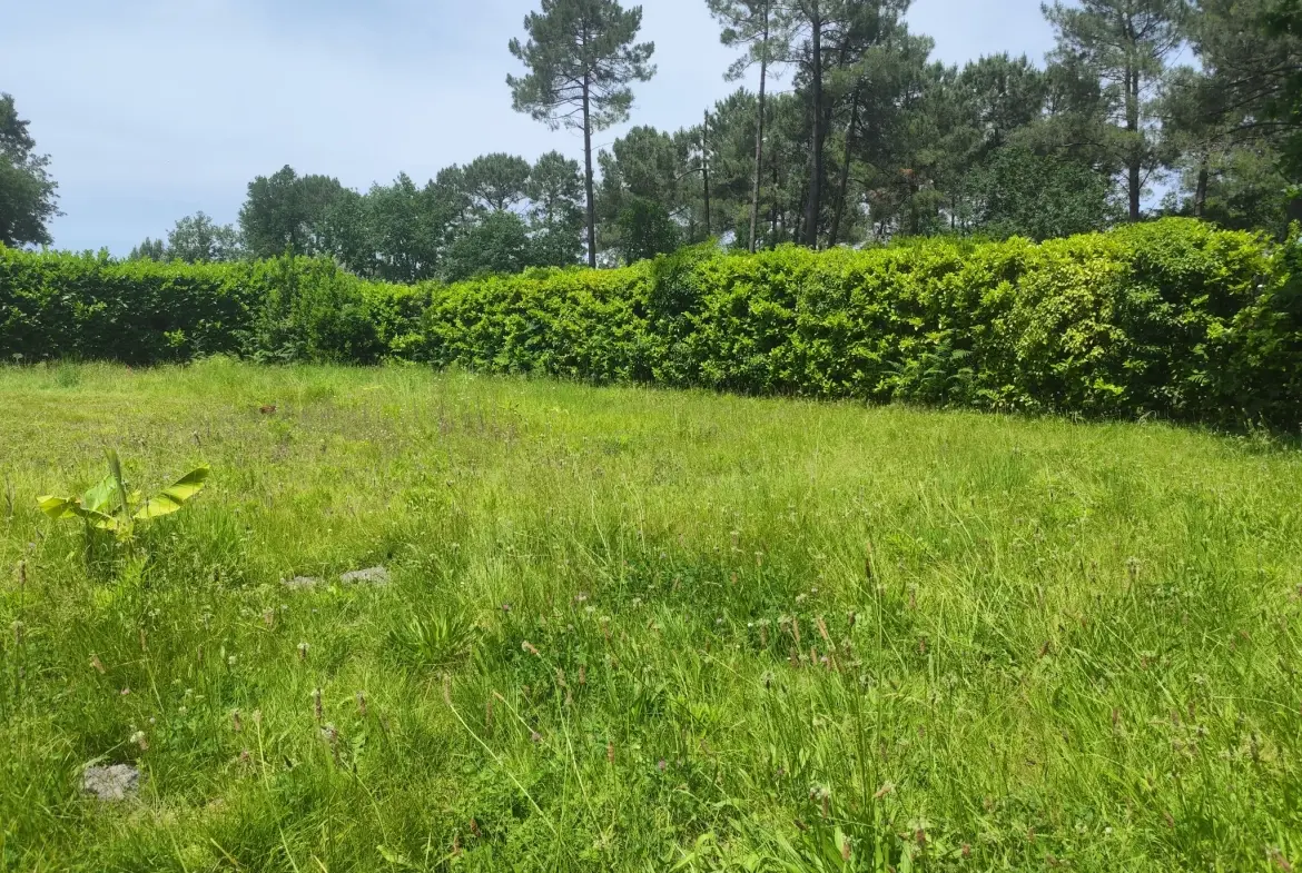 Terrain constructible de 465 m² au Porge avec permis de construire validé 