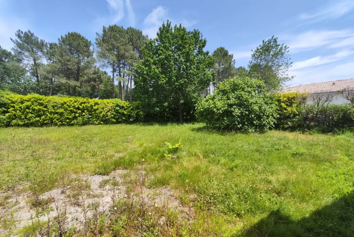 Terrain constructible de 465 m² au Porge avec permis de construire validé 