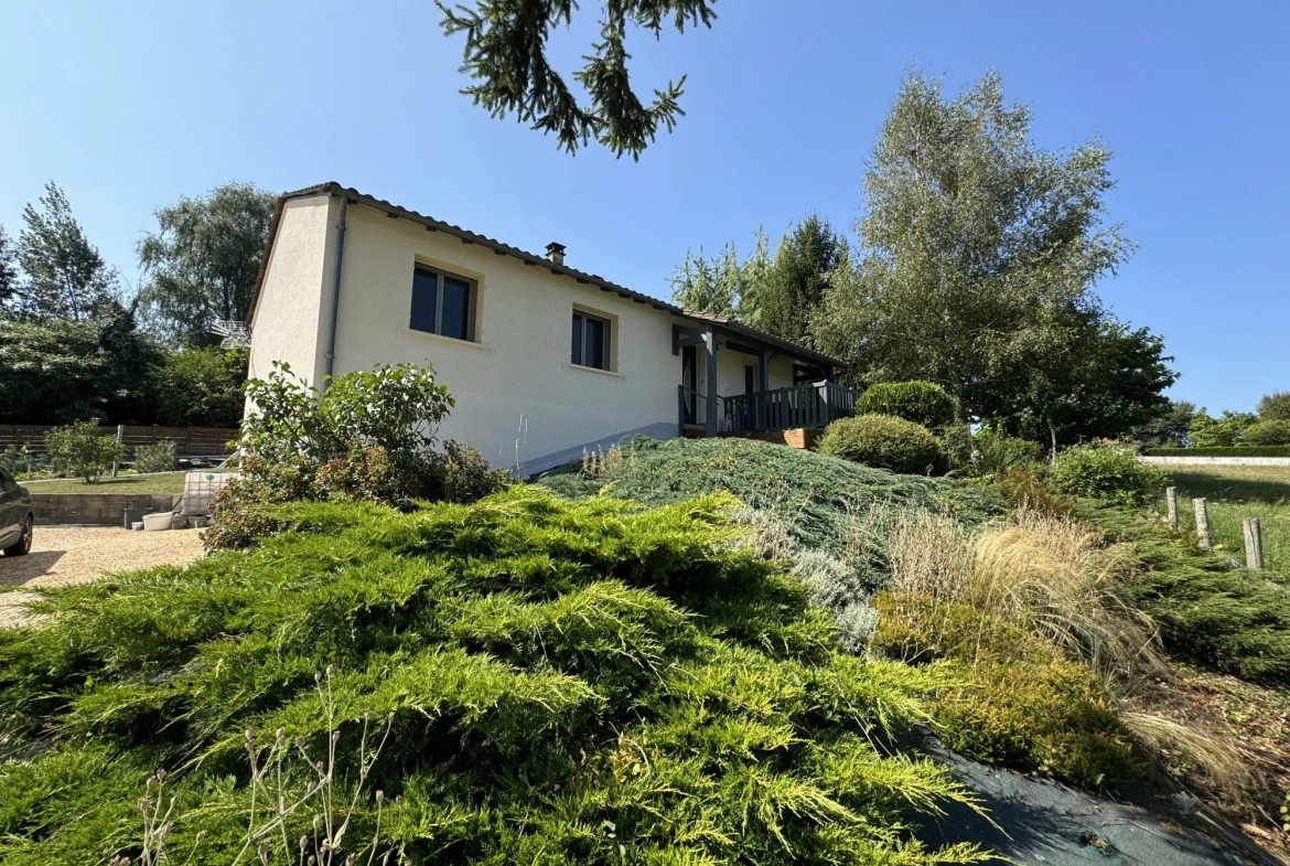 Maison entièrement rénovée avec jardin à Firbeix - 4 chambres et garage 