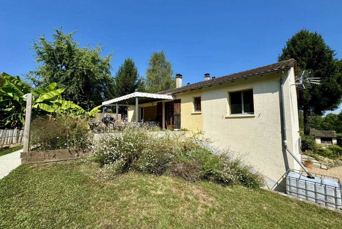 Maison entièrement rénovée avec jardin à Firbeix - 4 chambres et garage 