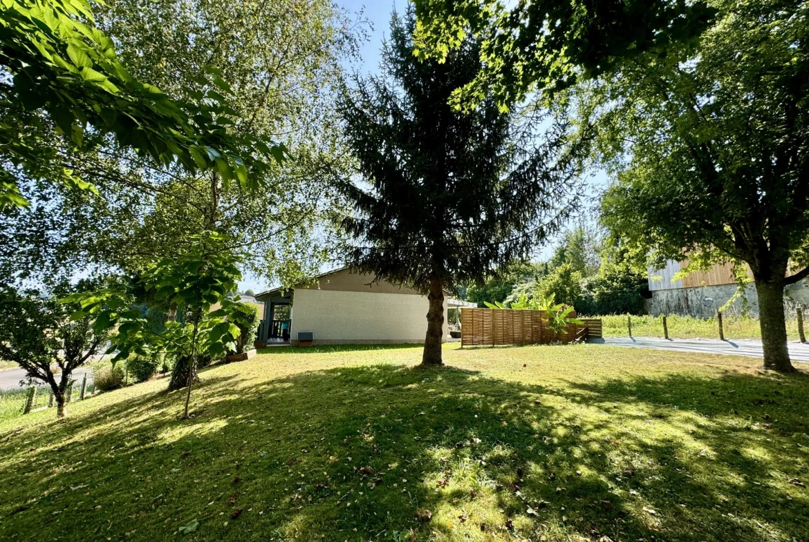 Maison entièrement rénovée avec jardin à Firbeix - 4 chambres et garage 