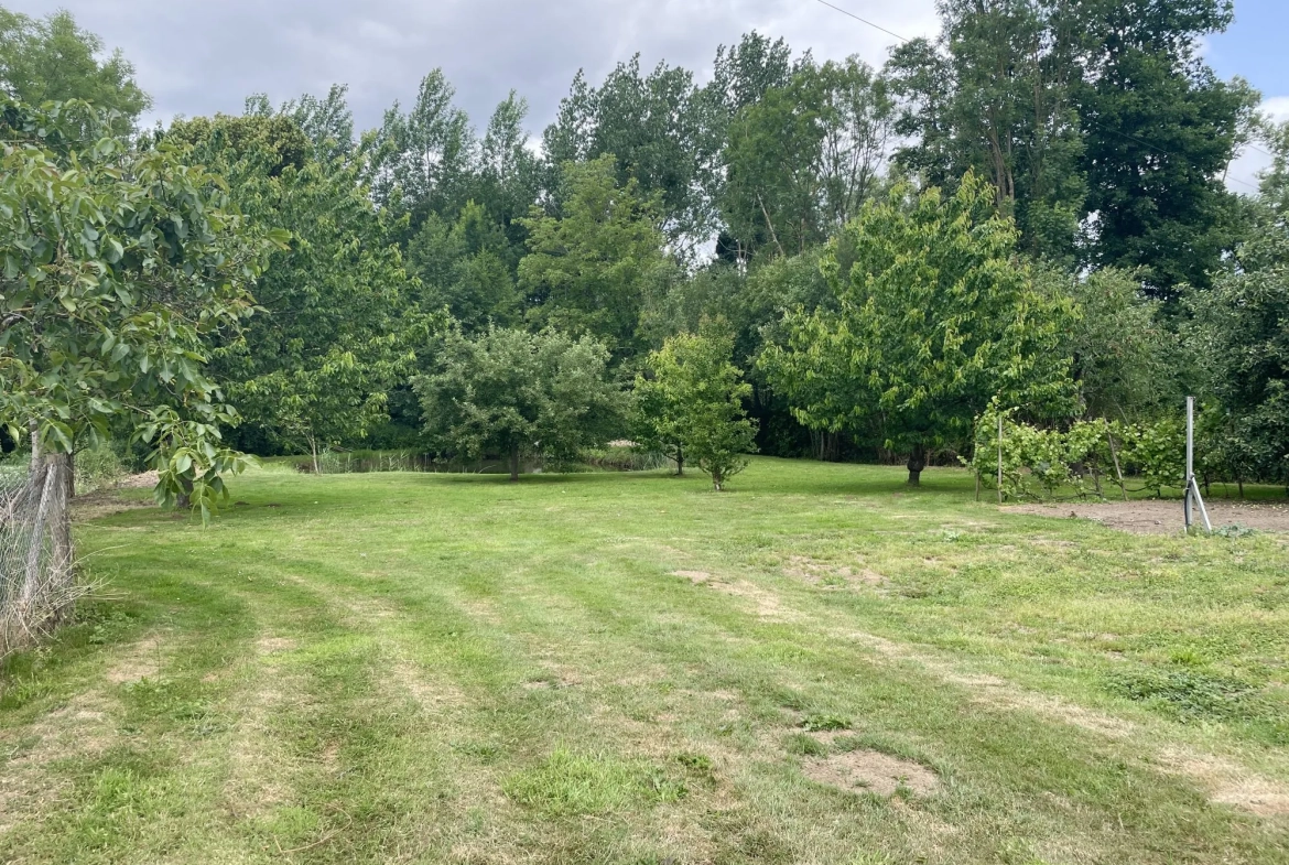 Pavillon individuel 3 chambres avec terrain et dépendances à Torcé-en-Vallée 