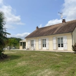 Façade Pavillon individuel 3 chambres avec terrain et dépendances à Torcé-en-Vallée