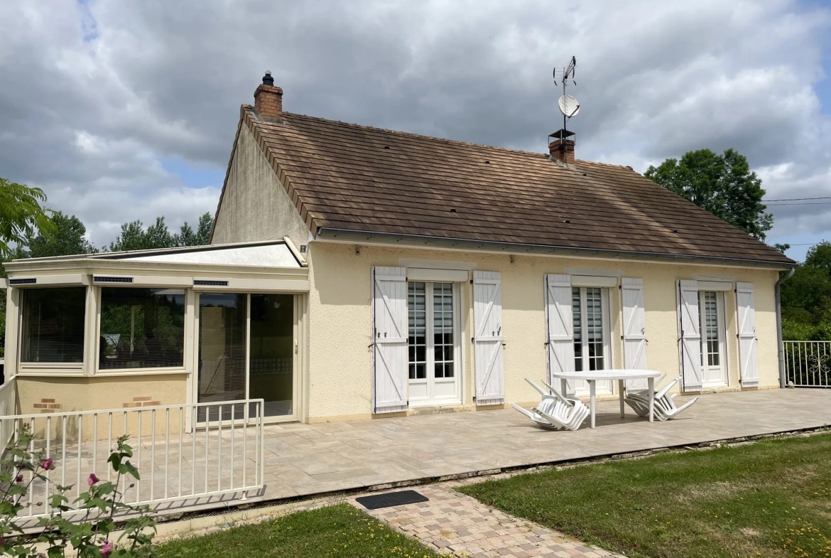 Façade Pavillon individuel 3 chambres avec terrain et dépendances à Torcé-en-Vallée 