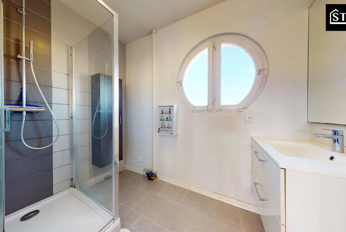 Appartement T4 lumineux avec balcon et cave à Belfort, proximité centre-ville 