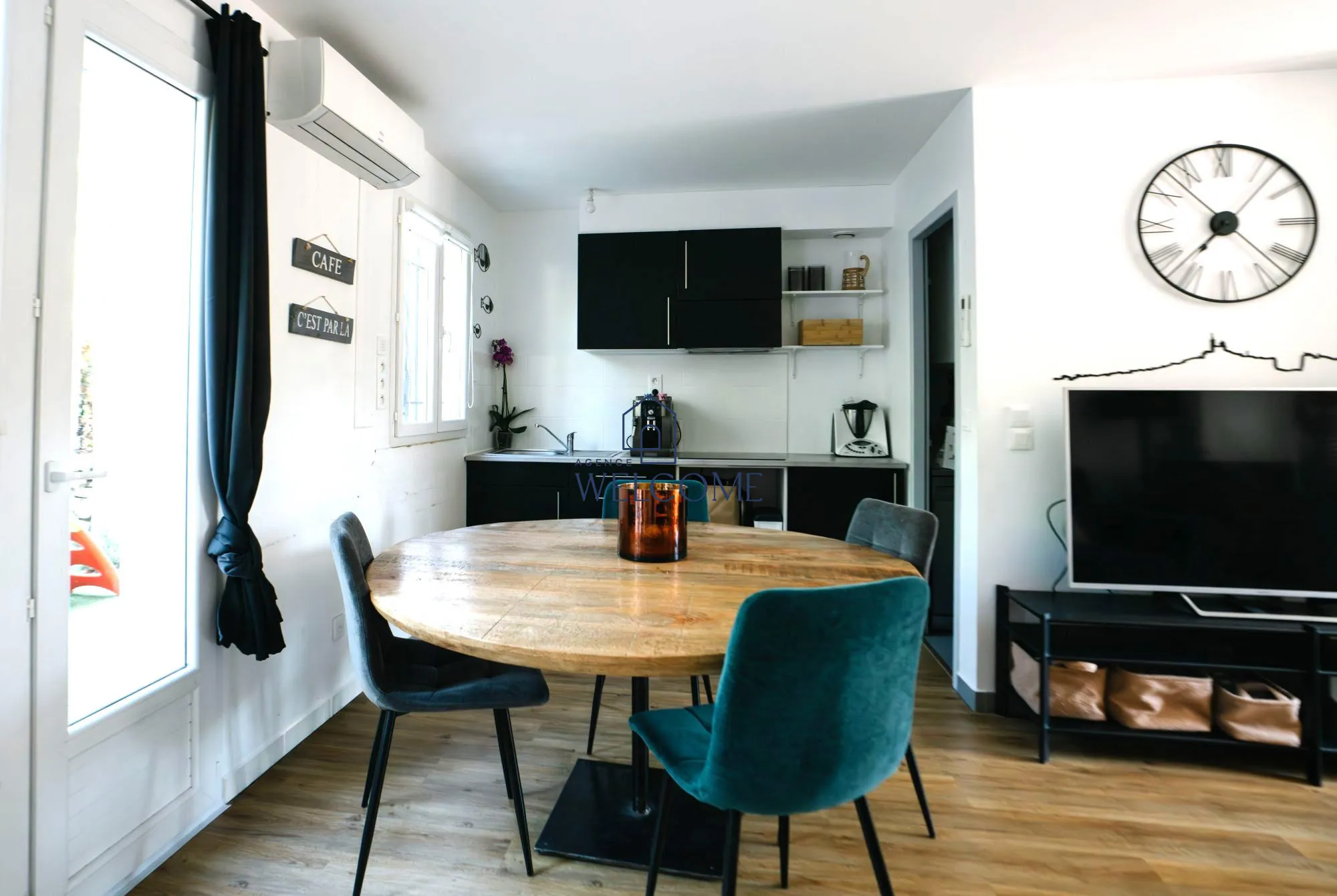 Maison jumelée à vendre à Connaux avec jardin et garage 