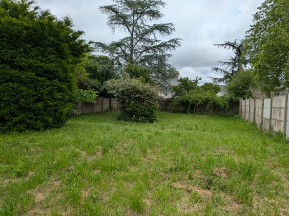 Terrain constructible en zone bourg à Bouvron - 15m de largeur, libre de constructeur