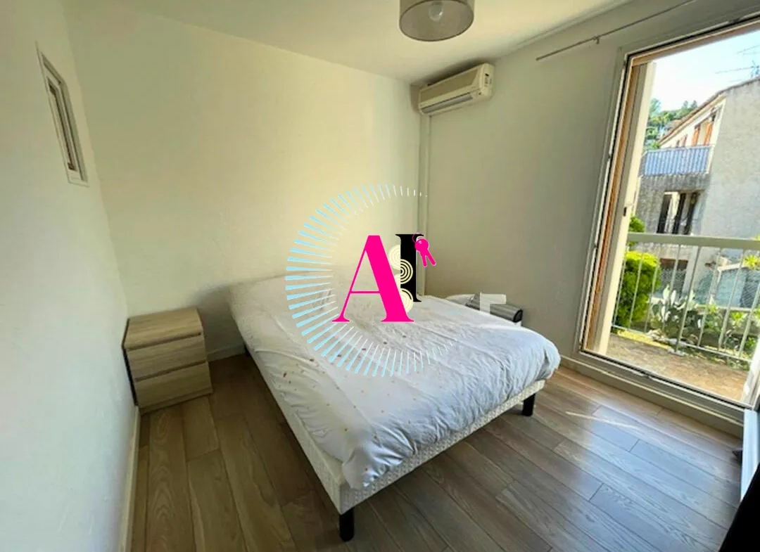 Maison de ville à vendre à Vallauris - 50 m² avec terrasse et garage 
