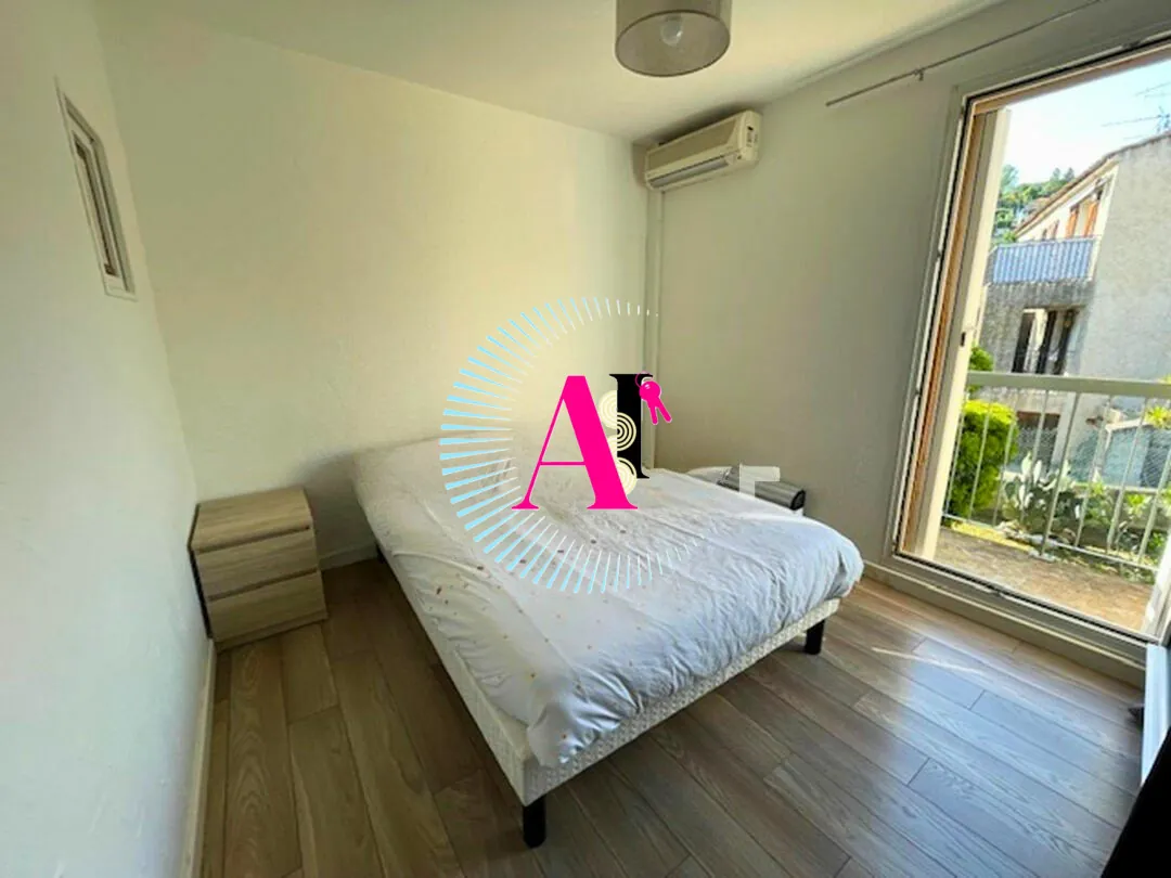 Maison de ville à vendre à Vallauris - 50 m² avec terrasse et garage 