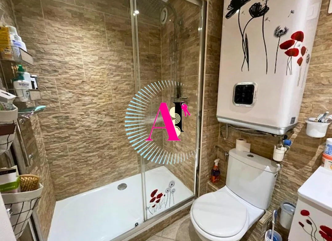 Maison de ville à vendre à Vallauris - 50 m² avec terrasse et garage 
