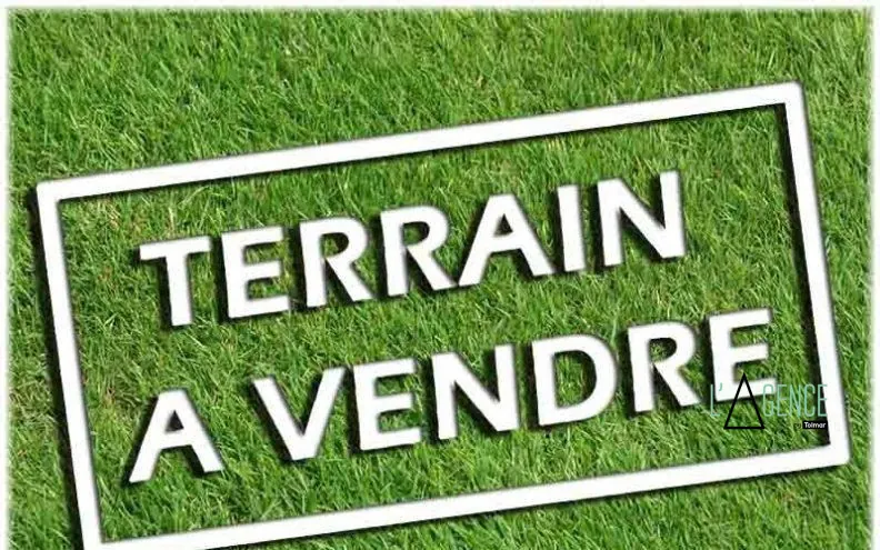 Terrain constructible de 2019 m² à Grayan-et-l'Hôpital en seconde ligne 