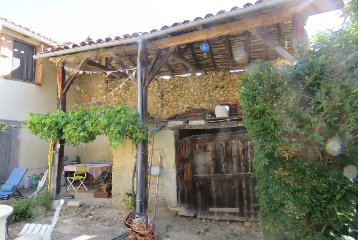 Belle maison de village à vendre à Castelnau-Magnoac – 145m² avec terrain et dépendance 