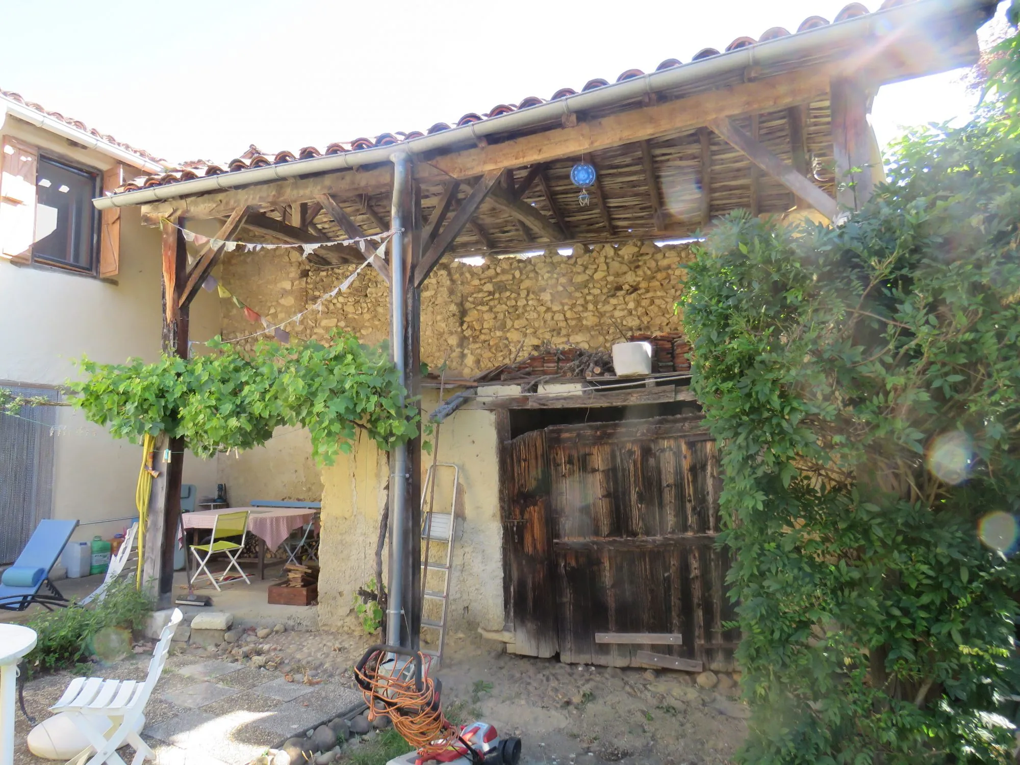 Belle maison de village à vendre à Castelnau-Magnoac – 145m² avec terrain et dépendance 