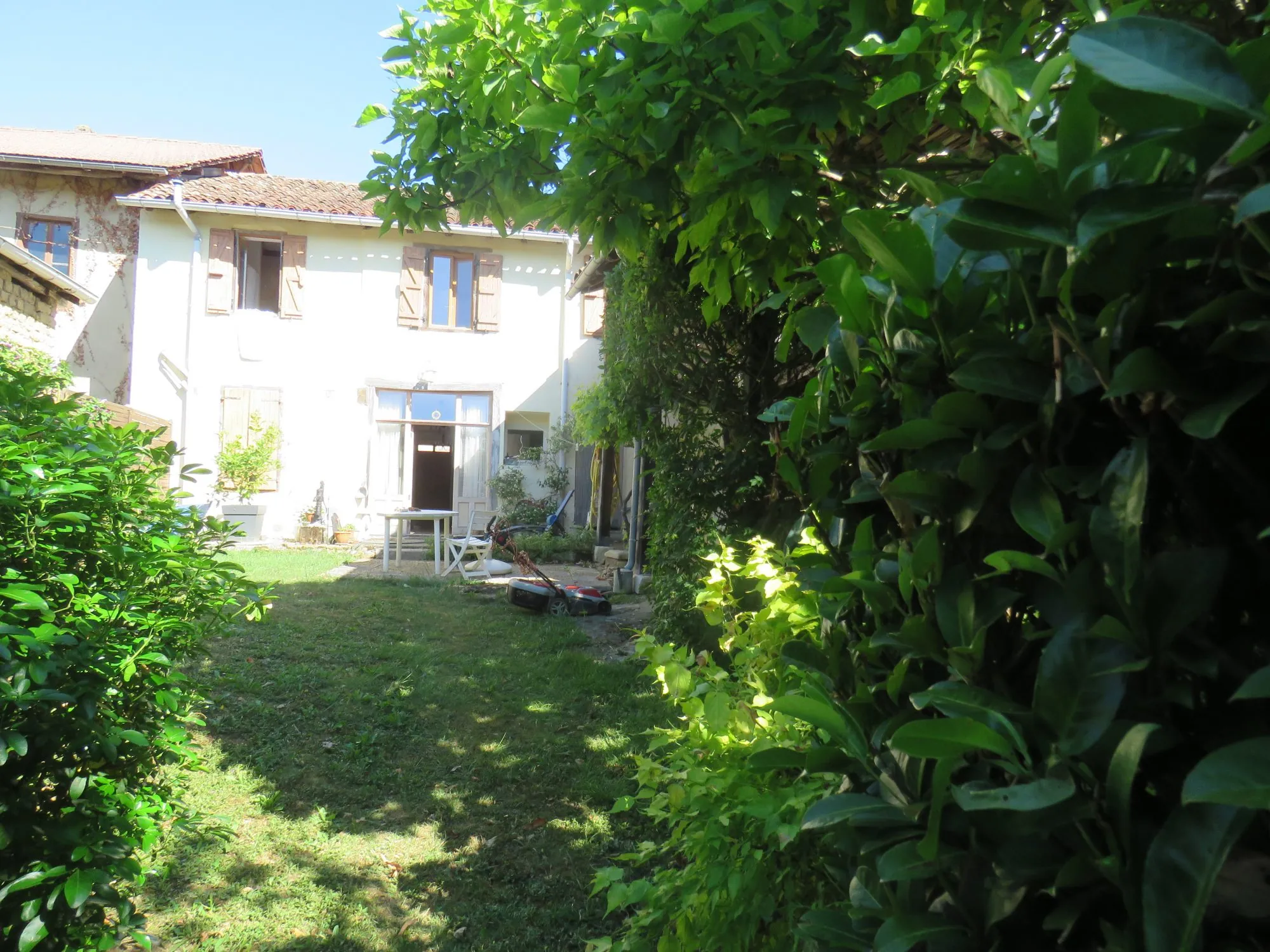 Belle maison de village à vendre à Castelnau-Magnoac – 145m² avec terrain et dépendance 