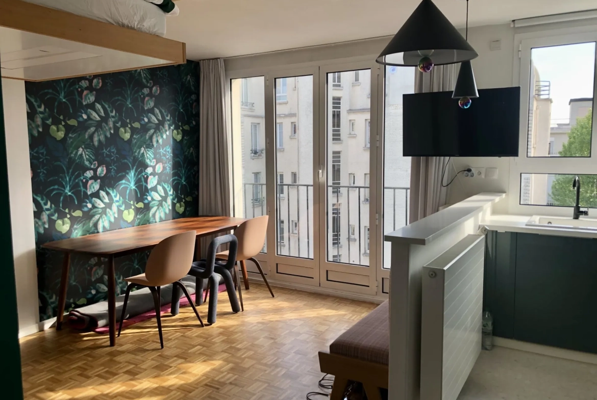 Studio à vendre à Courbevoie proche La Défense avec vue dégagée et parking 