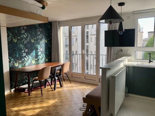 Studio à vendre à Courbevoie proche La Défense avec vue dégagée et parking