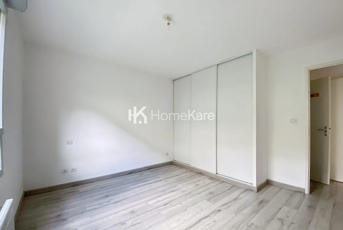 Appartement T3 avec terrasse et parking à Toulouse Guilhemery 