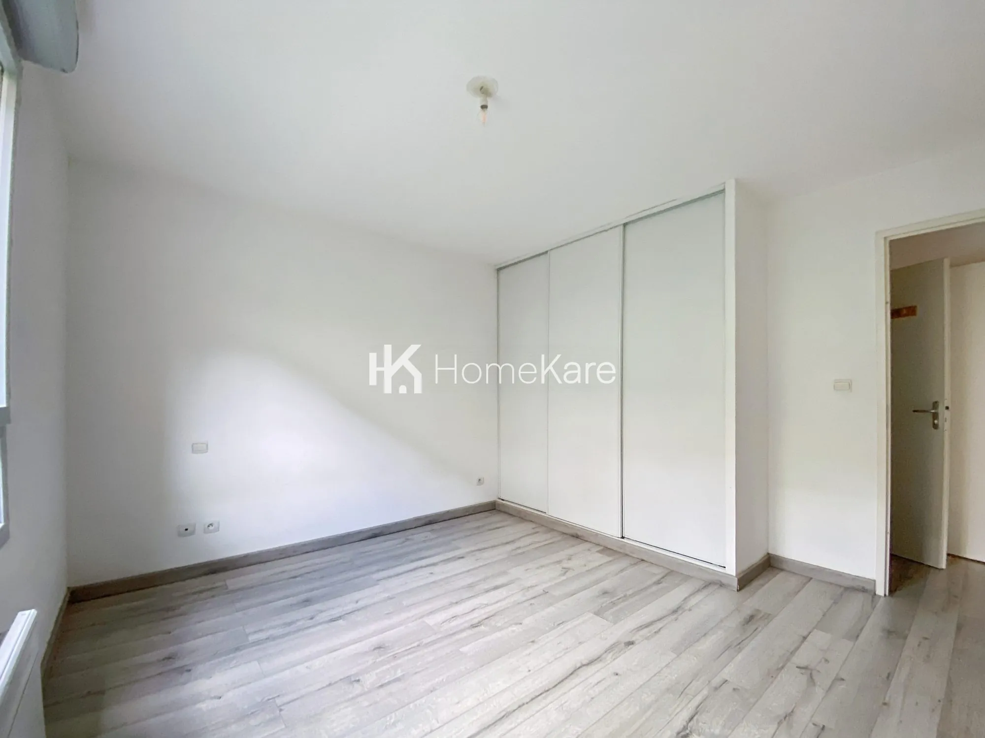 Appartement T3 avec terrasse et parking à Toulouse Guilhemery 