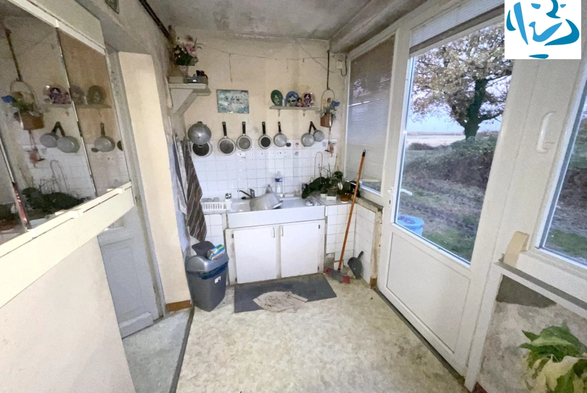 Maison ancienne à rénover à Sérignac avec grand terrain et dépendances 