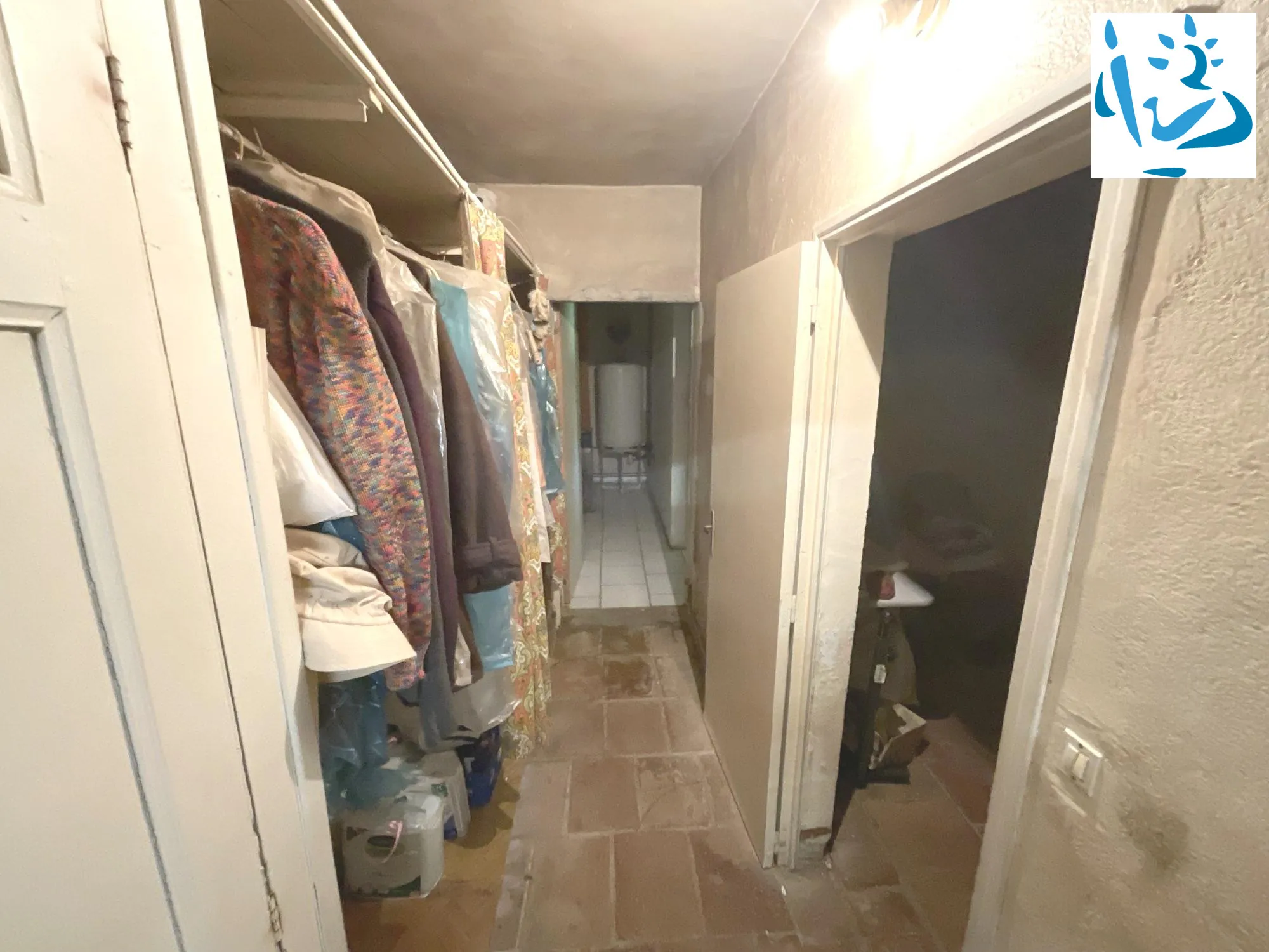 Maison ancienne à rénover à Sérignac avec grand terrain et dépendances 
