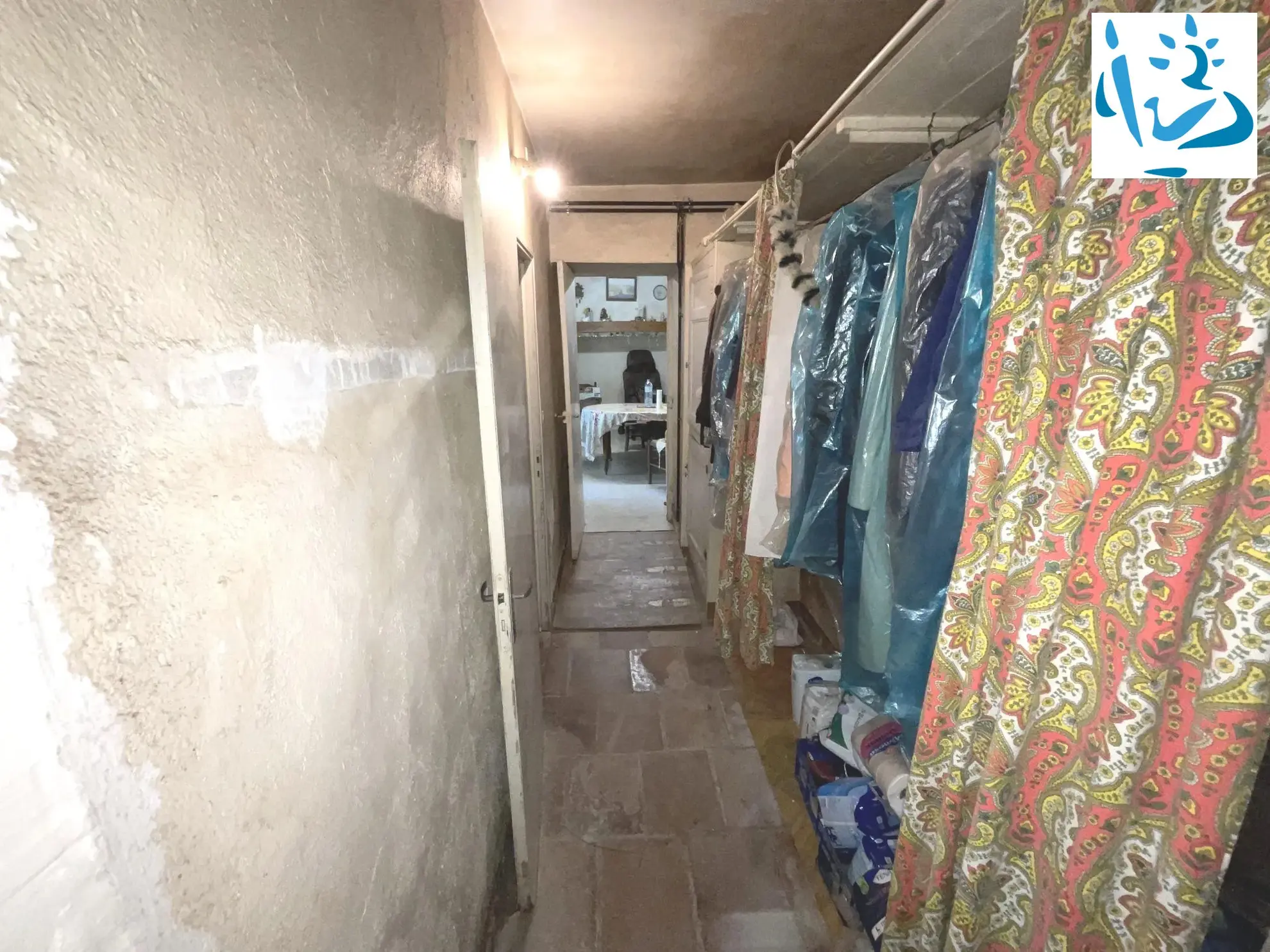 Maison ancienne à rénover à Sérignac avec grand terrain et dépendances 