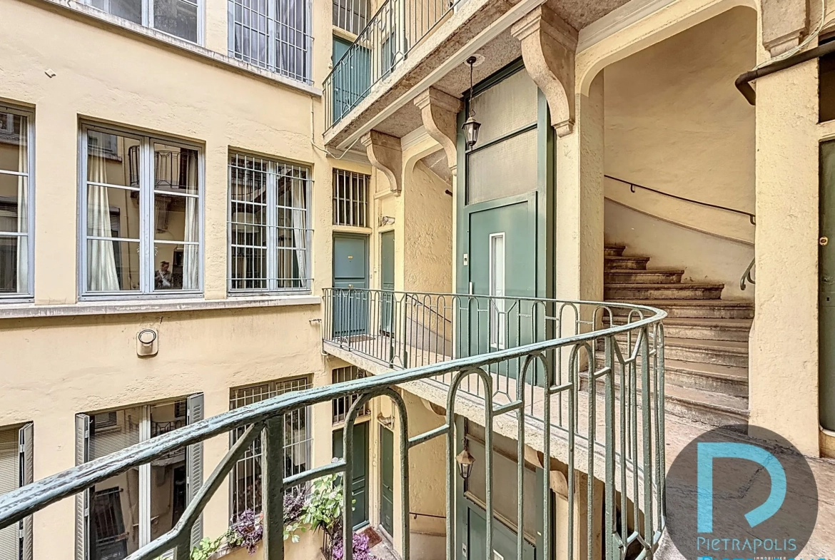 Appartement studio avec mezzanine à Lyon 2ème, centre-ville, faibles charges 