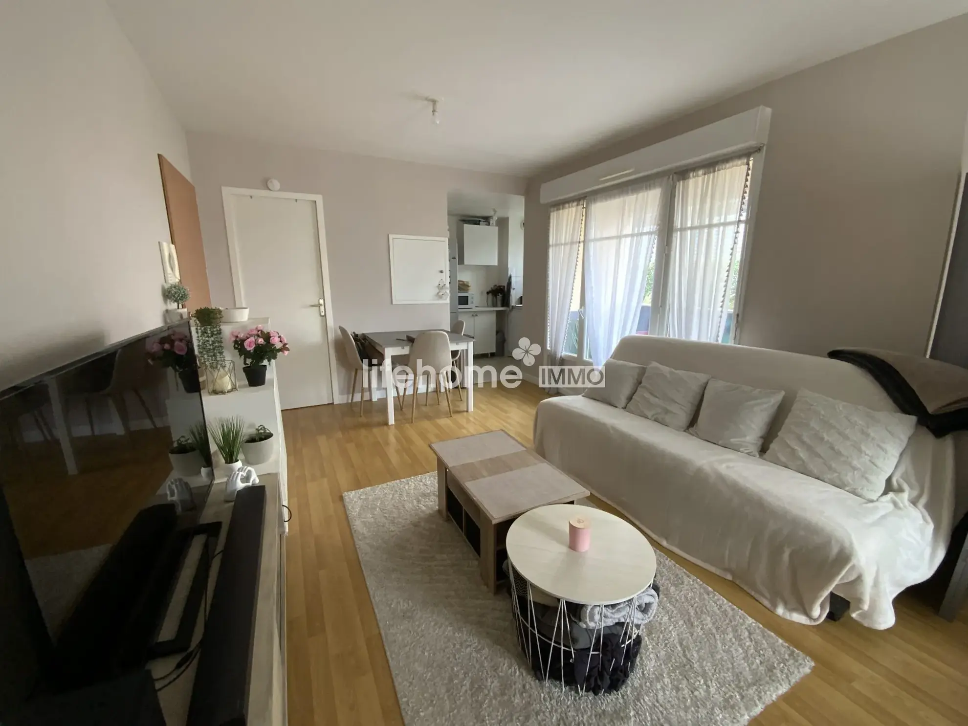Studio de 33 m² avec terrasse à Châteauroux - Investissement idéal 