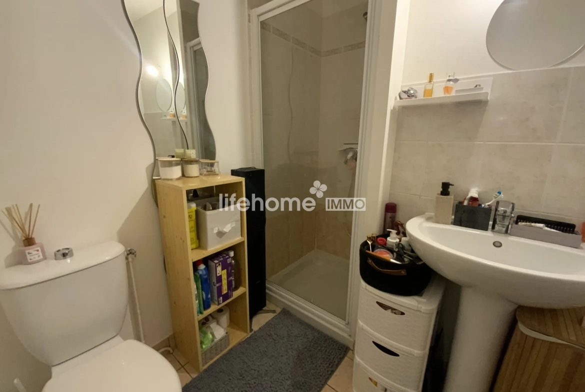 Studio de 33 m² avec terrasse à Châteauroux - Investissement idéal 