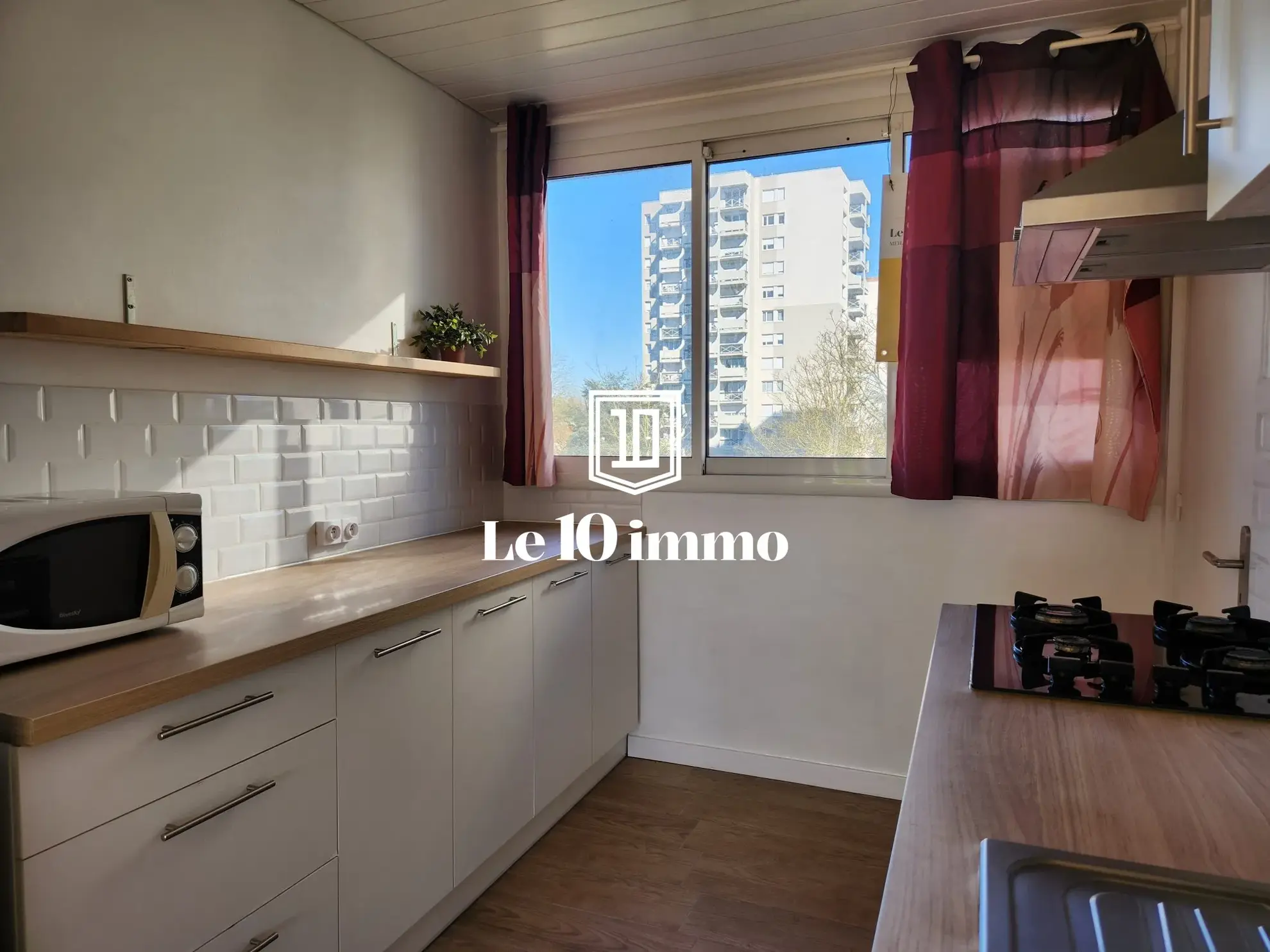 Cuisine Appartement T5 lumineux de 84 m² à Cholet avec cave et parking privé 