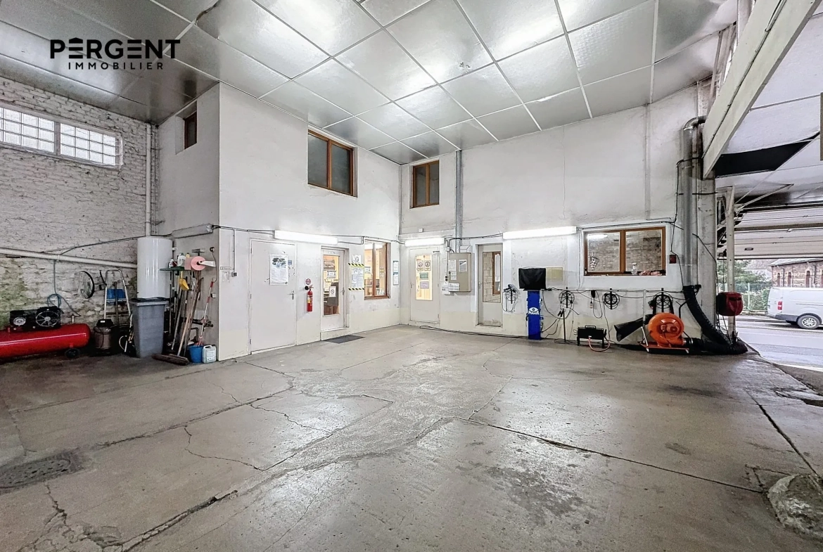 Entrepôt industriel de 600 m² à Monthermé, opportunité d'investissement 
