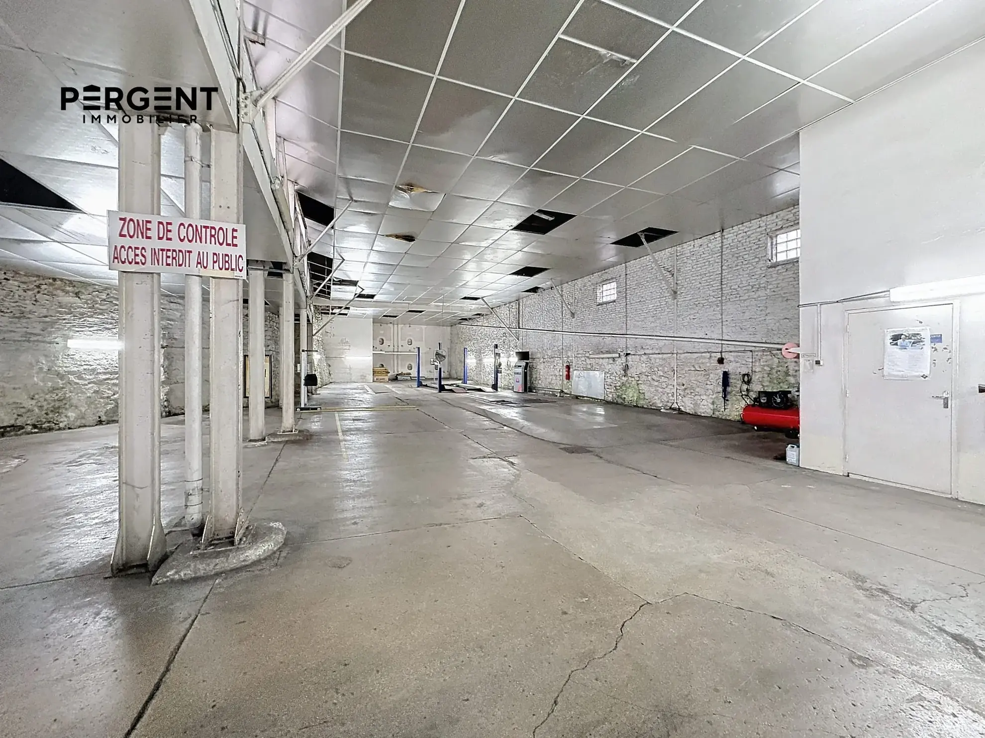 Entrepôt industriel de 600 m² à Monthermé, opportunité d'investissement 
