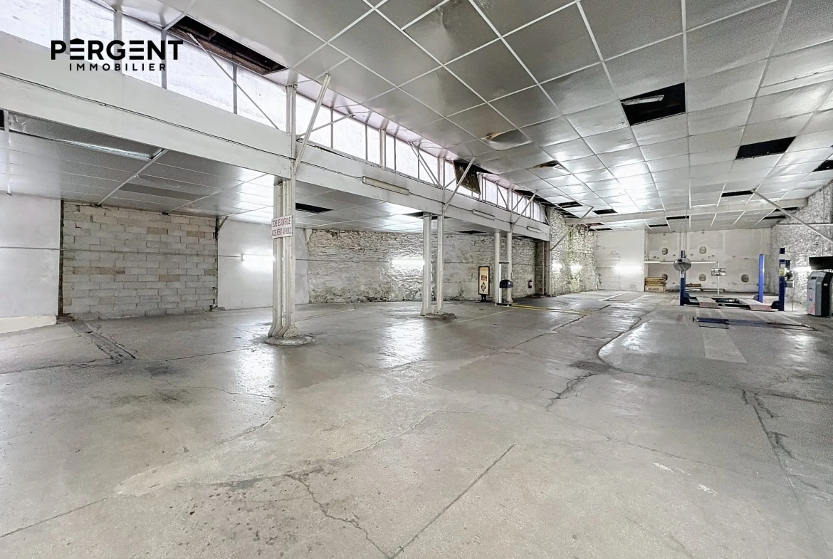 Entrepôt industriel de 600 m² à Monthermé, opportunité d'investissement 
