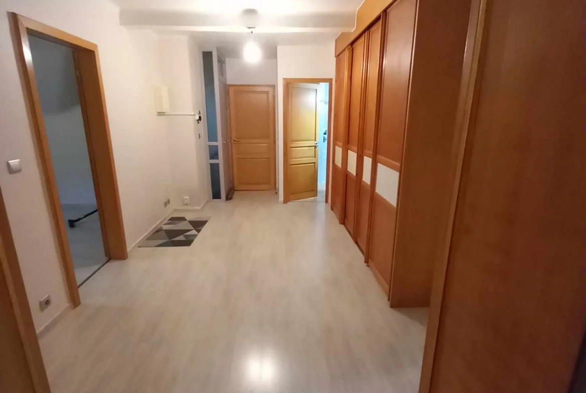 Appartement 3 pièces à vendre à Forbach, proche centre-ville avec caves 
